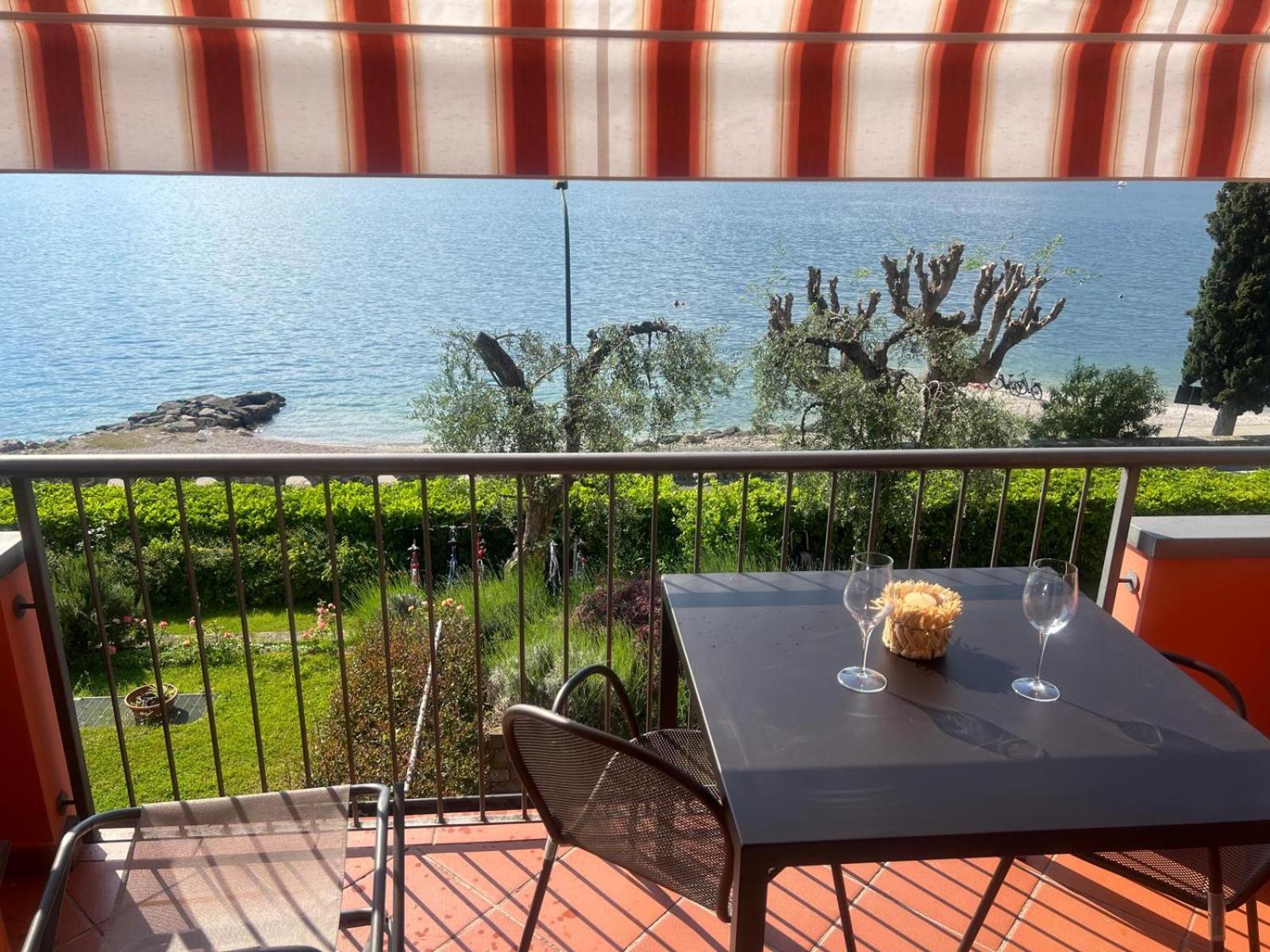 Residence Villa Al Lido Brenzone sul Garda Bagian luar foto