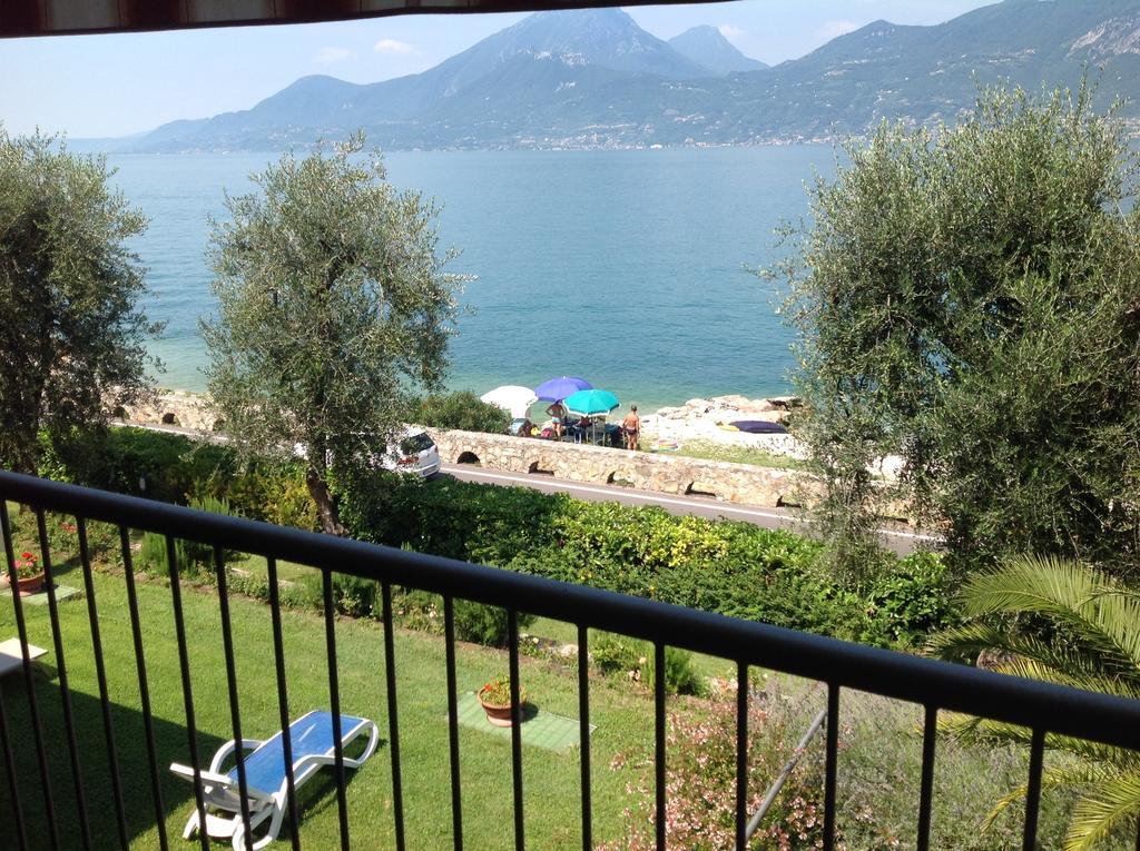 Residence Villa Al Lido Brenzone sul Garda Ruang foto